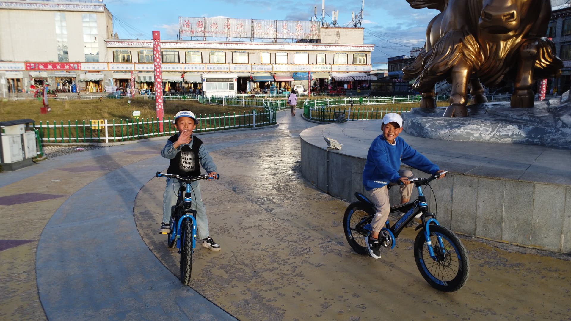 The Ultimate Sichuan-Tibet Highway Survival Guide: I Drove 5,100 km Solo in 19 Days and Wrote Down Every Single Piece of Hardcore Advice (Lifetime Updates Included) - Featured image for China travel guide article